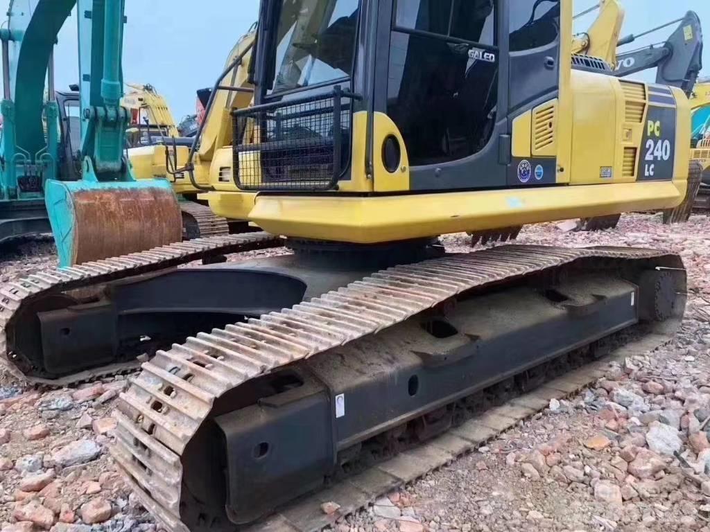 Komatsu PC 240 Gravemaskiner på larvebånd