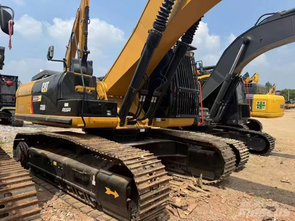 CAT CAT330D2 Gravemaskiner på larvebånd