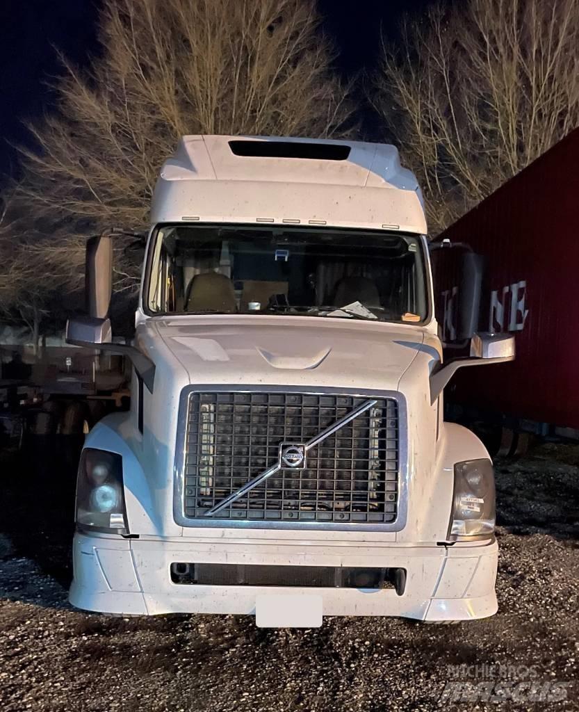 Volvo VNL 42 670 Trækkere