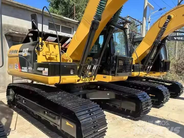 CAT CAT320D2 Midi-gravemaskiner 7t - 12t