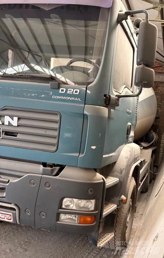 MAN 33 TGA 33.350 Betonbiler