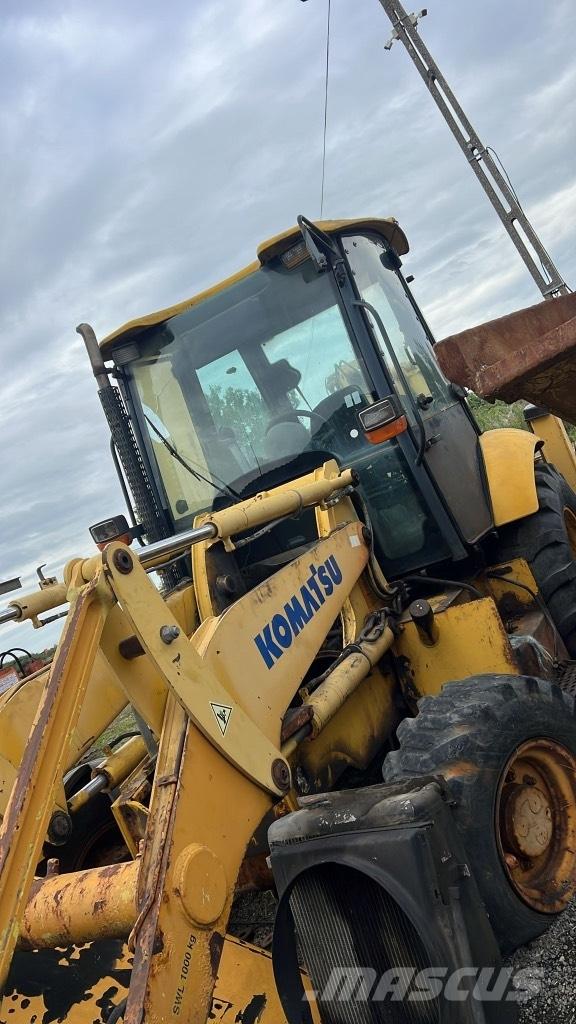 Komatsu WB 93 R Chassis og suspension