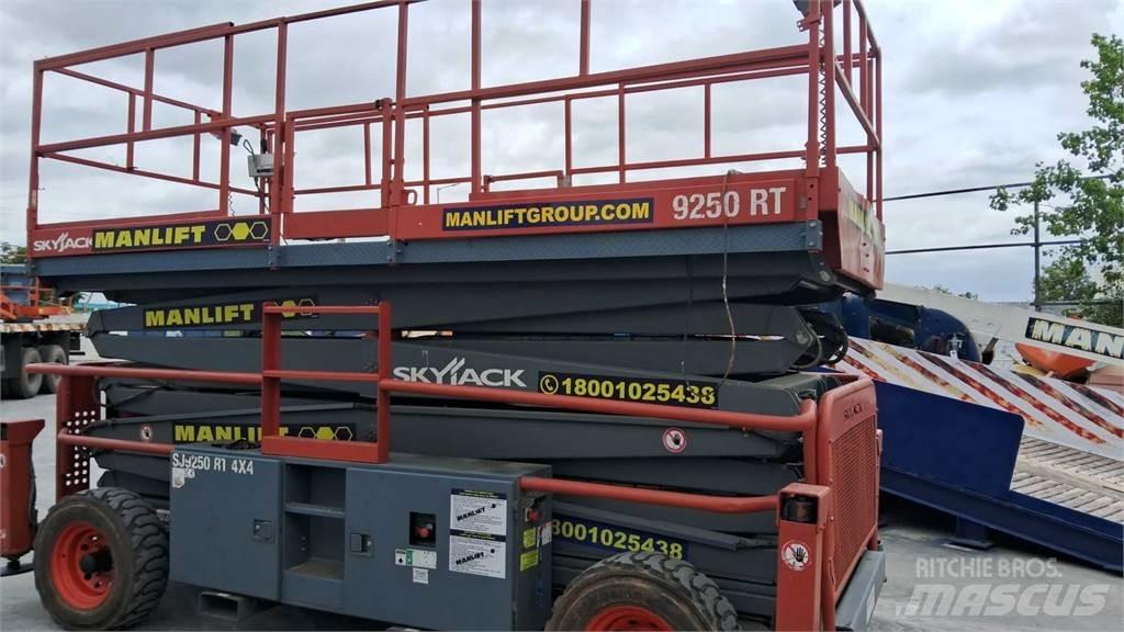 SkyJack 9250RT Saxlifte