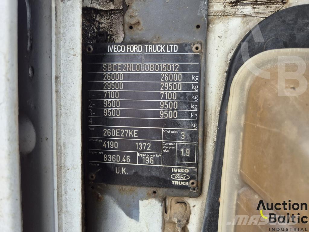 Iveco 260 E27 Lastbiler med tip