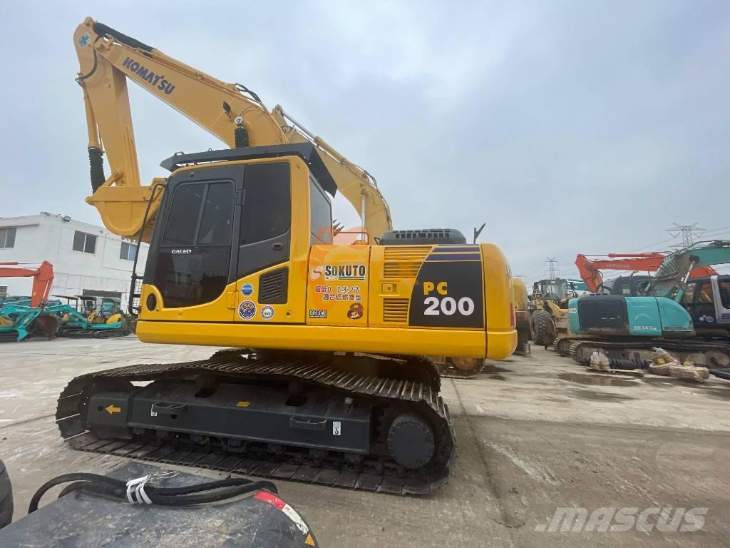 Komatsu PC 200-8 Gravemaskiner på larvebånd