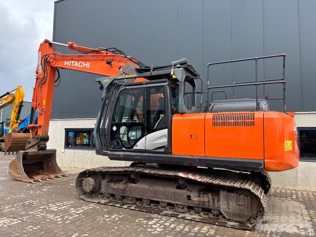 Hitachi ZX 210 LC-6 Gravemaskiner på larvebånd