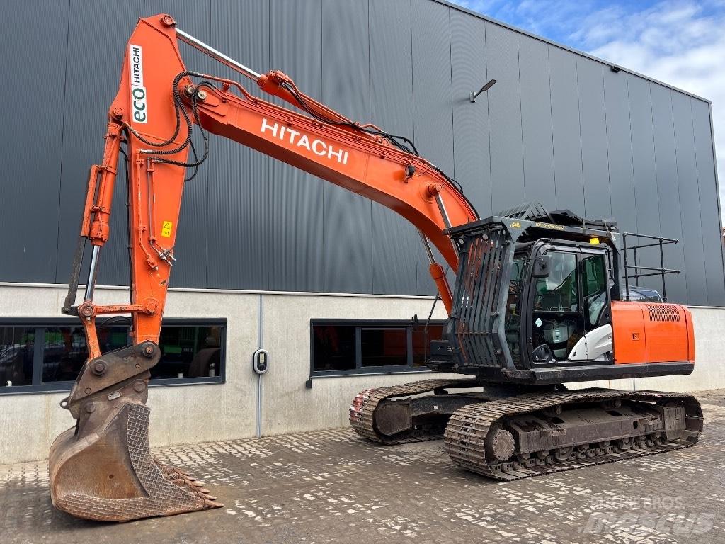 Hitachi ZX 210 LC-6 Gravemaskiner på larvebånd