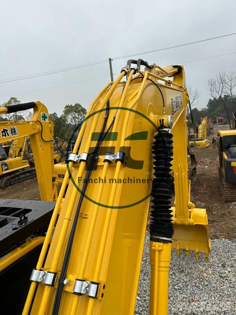 Komatsu PC 200-8 Gravemaskiner på larvebånd