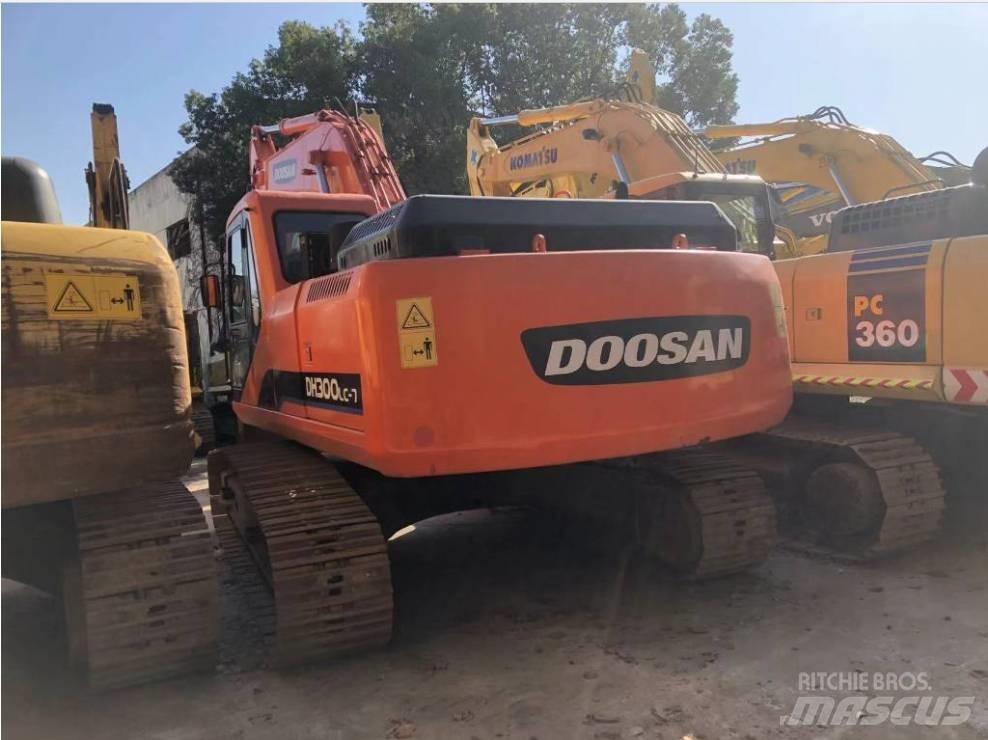 Doosan 225 LC Gravemaskiner på larvebånd