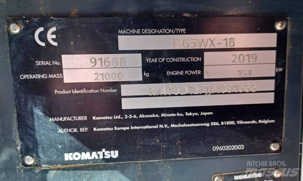 Komatsu D65WX-18 Bulldozer på larvebånd