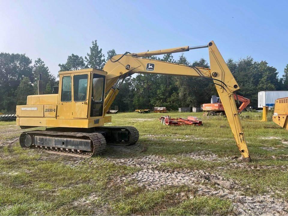John Deere 690 B Gravemaskiner på larvebånd