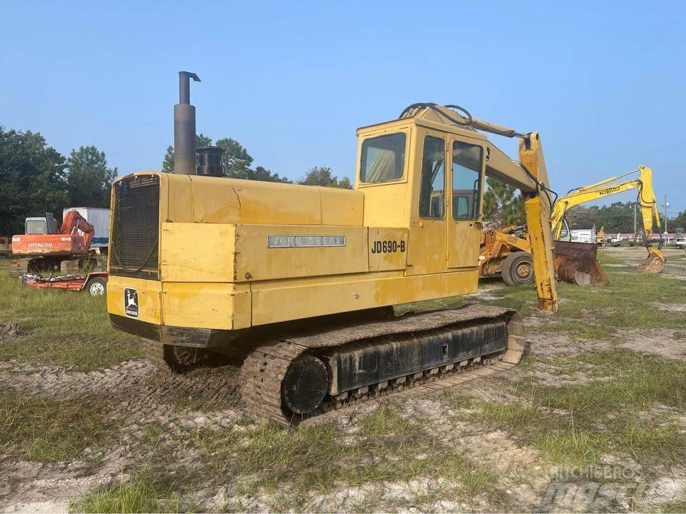 John Deere 690 B Gravemaskiner på larvebånd
