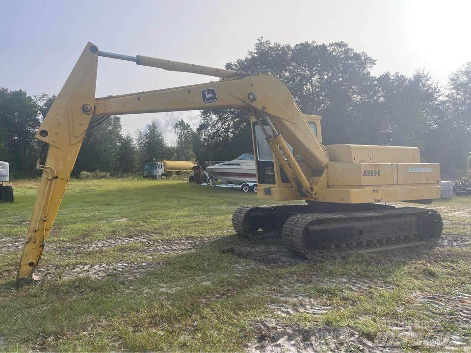 John Deere 690 B Gravemaskiner på larvebånd