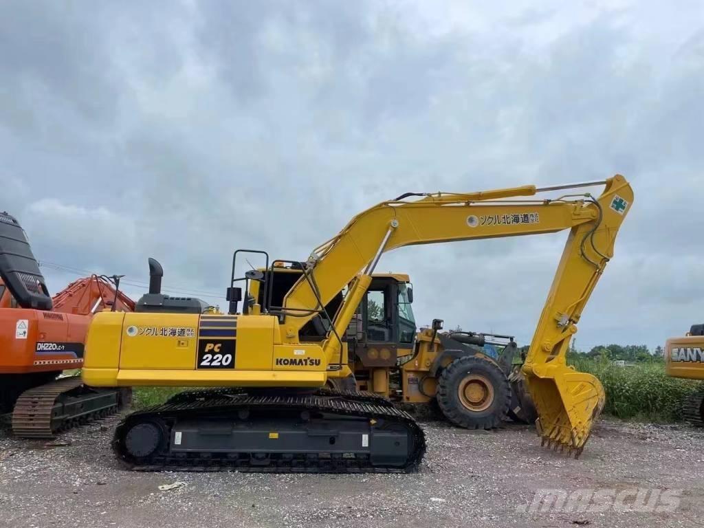 Komatsu PC220-8 Gravemaskiner på larvebånd
