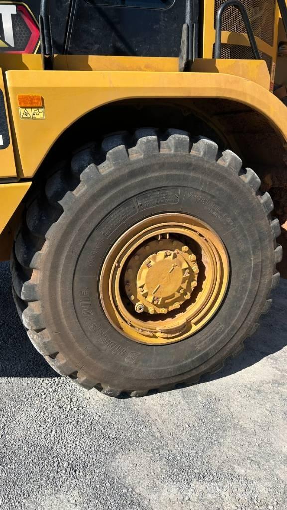 CAT 730 - 04A Terrængående lastbiler