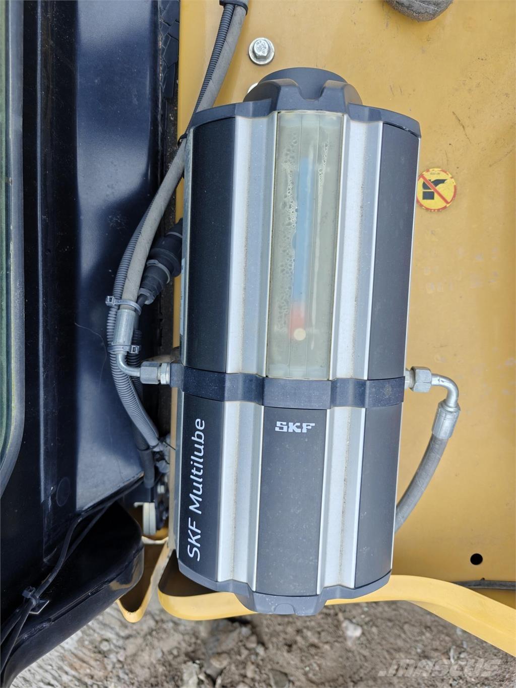 CAT 323 Gravemaskiner på larvebånd