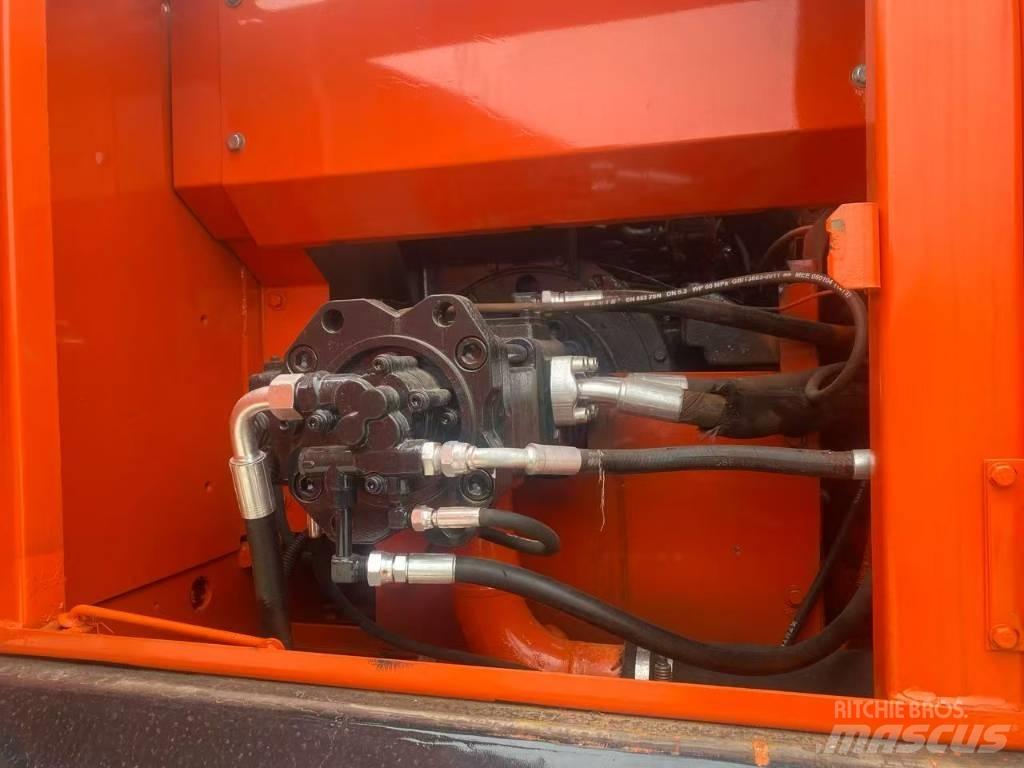 Doosan DX 225 LC Gravemaskiner på larvebånd
