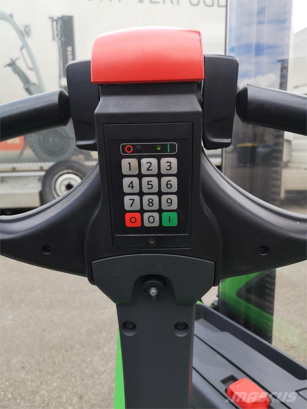 Cesab S210 Selvkørende stablere