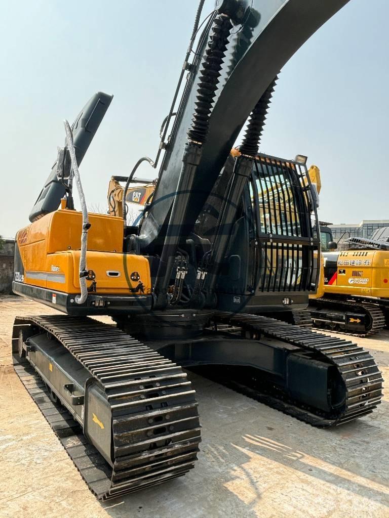 Hyundai 220LC Midi-gravemaskiner 7t - 12t