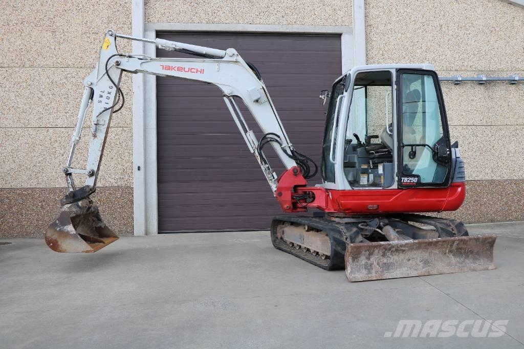 Takeuchi TB 250 Minigravemaskiner