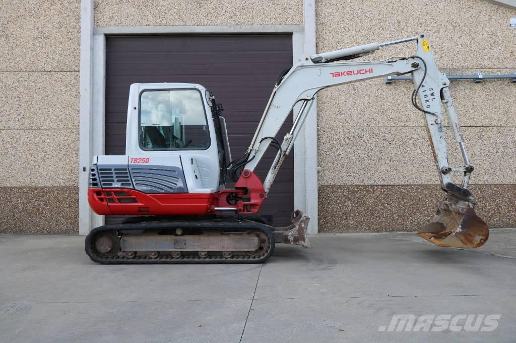 Takeuchi TB 250 Minigravemaskiner