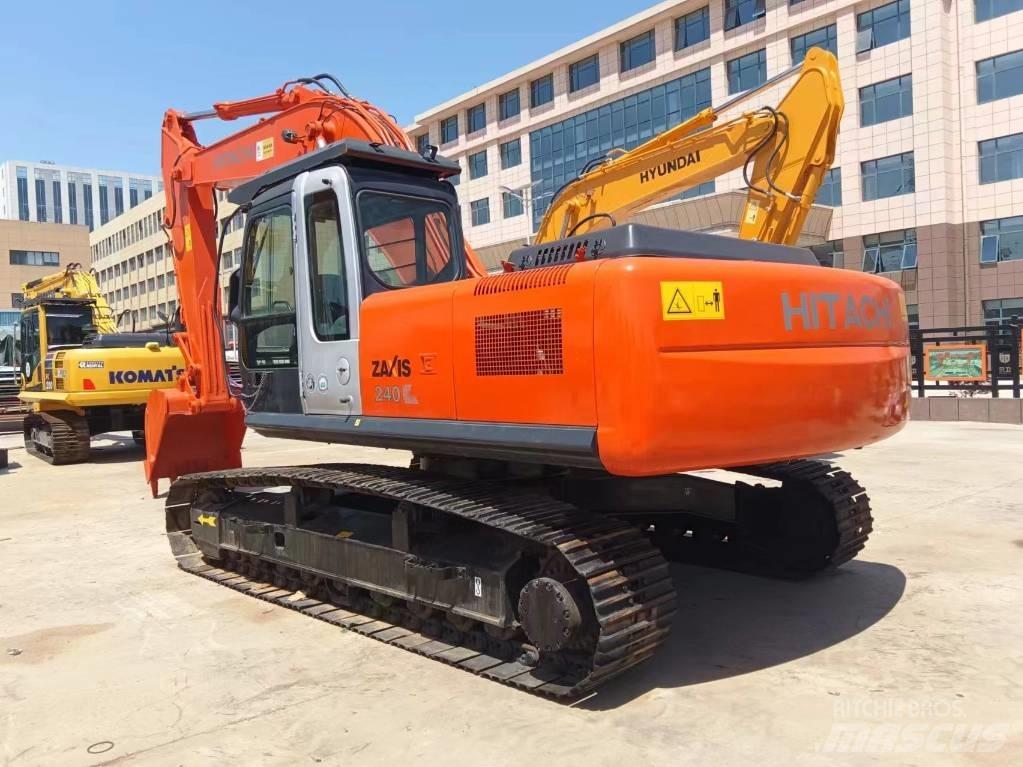 Hitachi ZX 240 Gravemaskiner på larvebånd