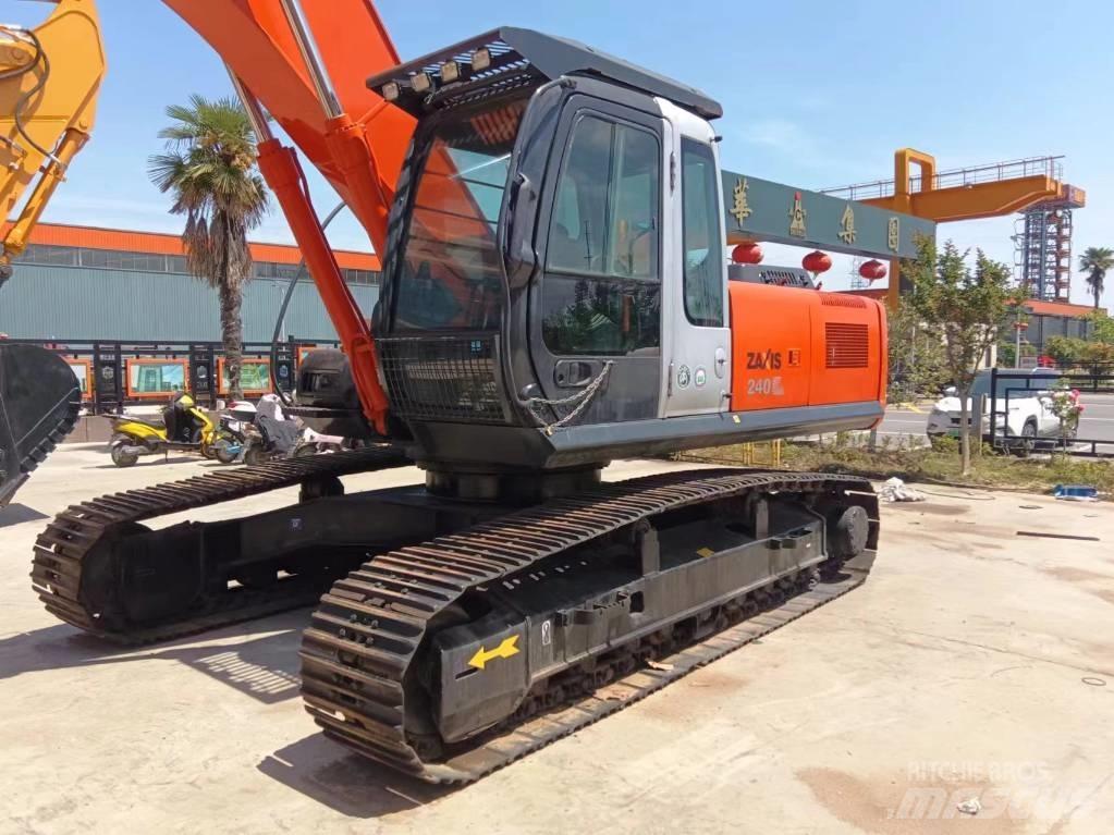 Hitachi ZX 240 Gravemaskiner på larvebånd