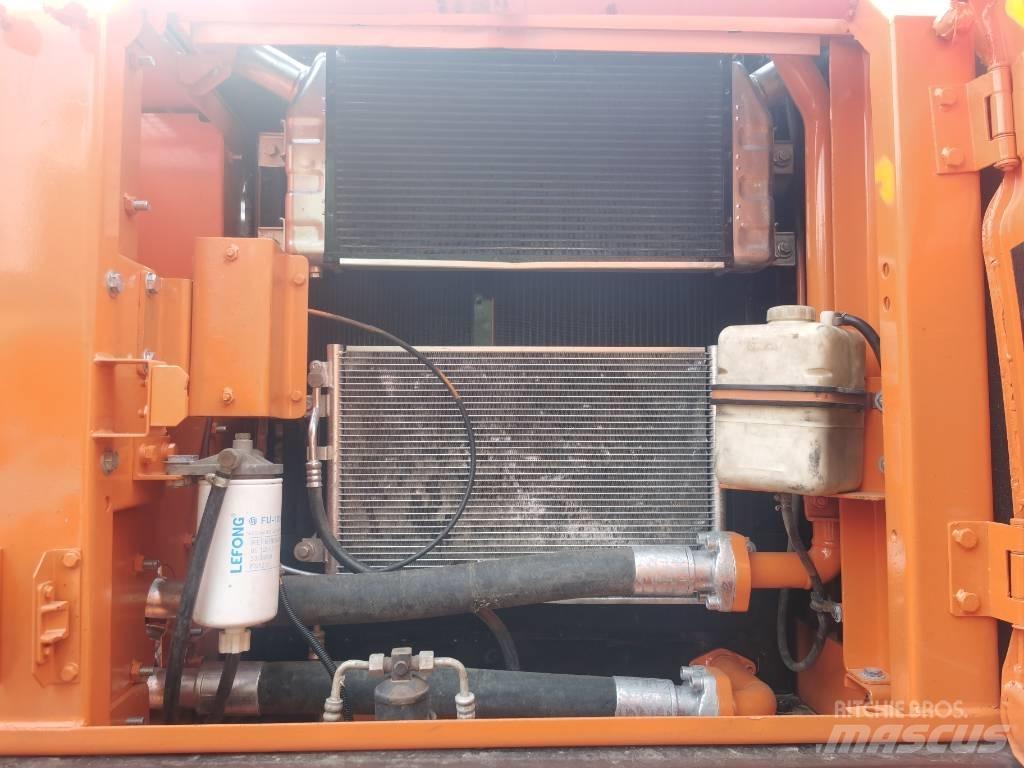 Doosan DX 225 LC Gravemaskiner på larvebånd