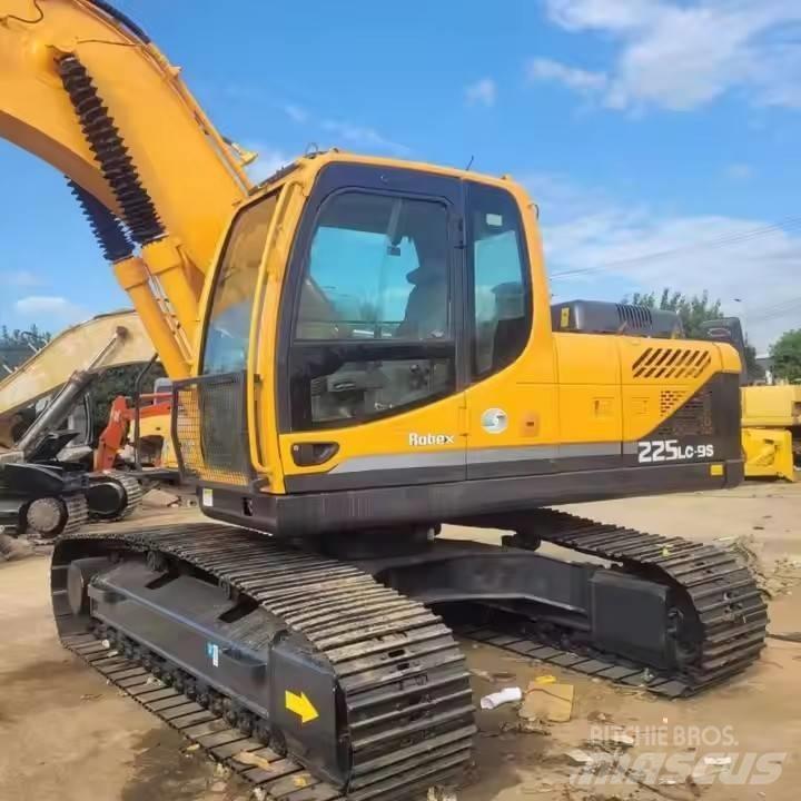 Hyundai 225 Gravemaskiner på larvebånd