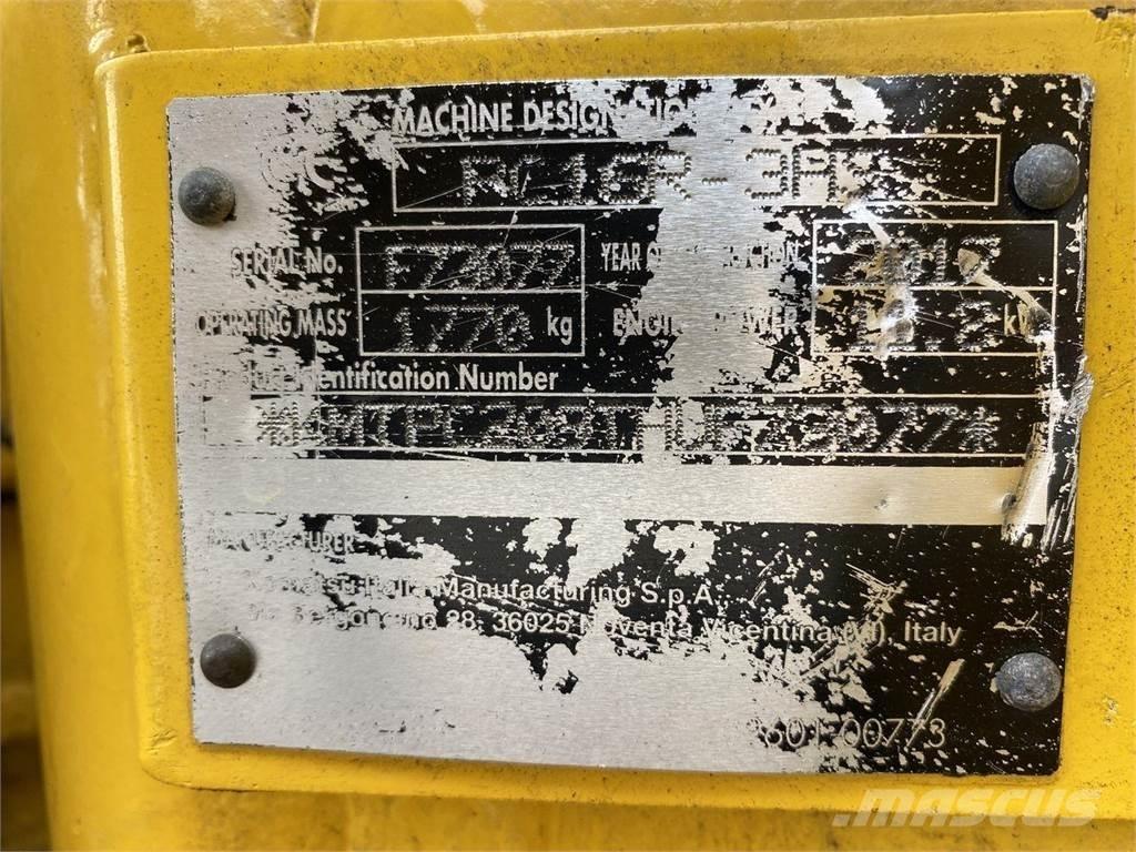 Komatsu PC16R-3HS Gravemaskiner på hjul