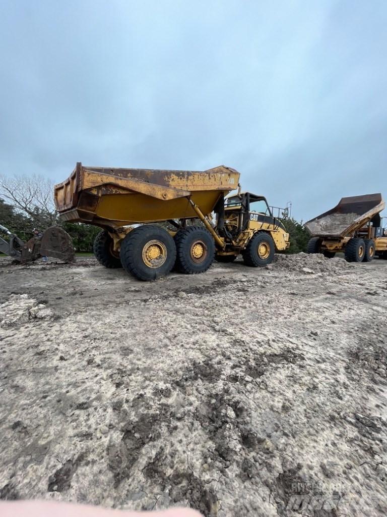 CAT 730 Terrængående lastbiler