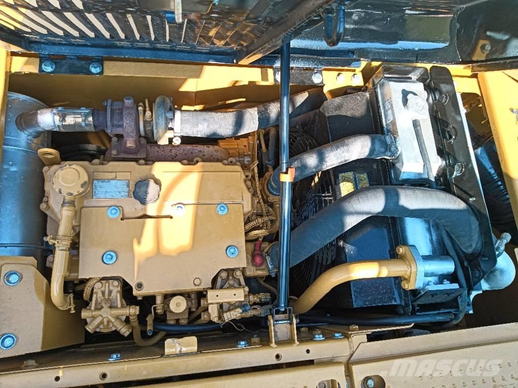 CAT 313 Gravemaskiner på larvebånd