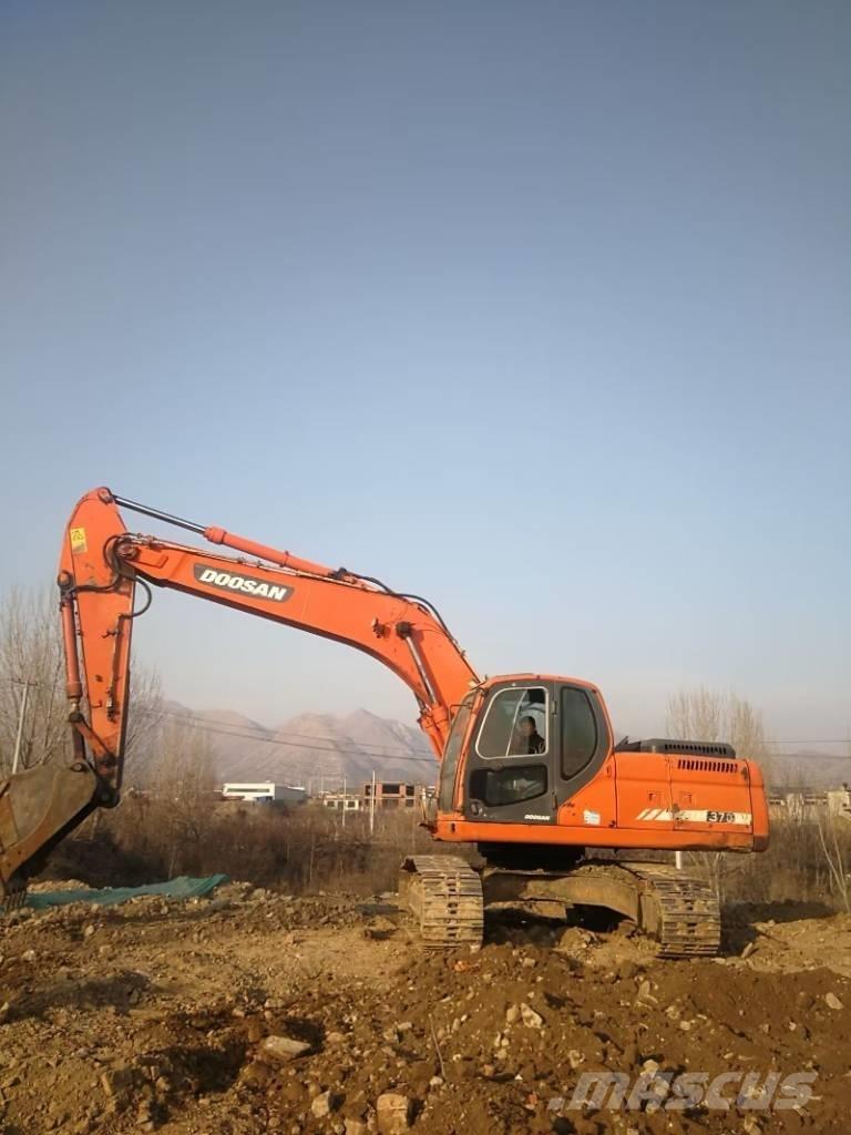 Doosan DX 225 Gravemaskiner på larvebånd
