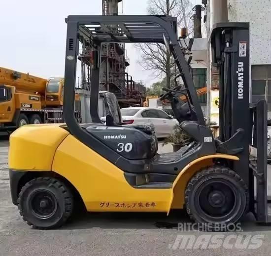 Komatsu 30 Diesel gaffeltrucks