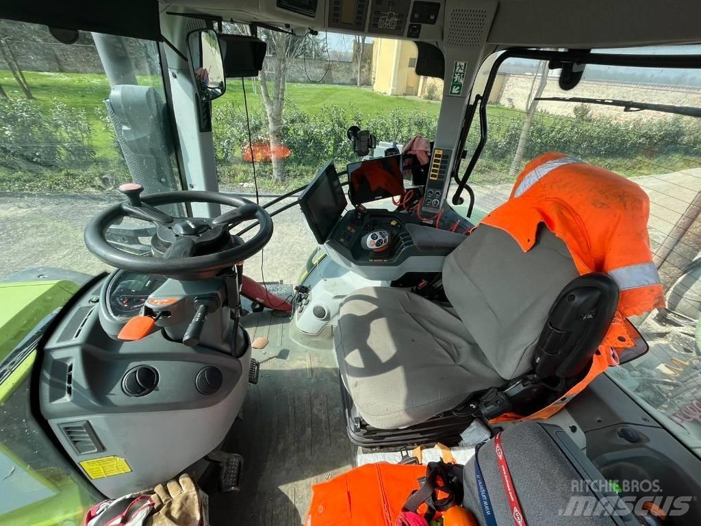 CLAAS Axion 830 Traktorer