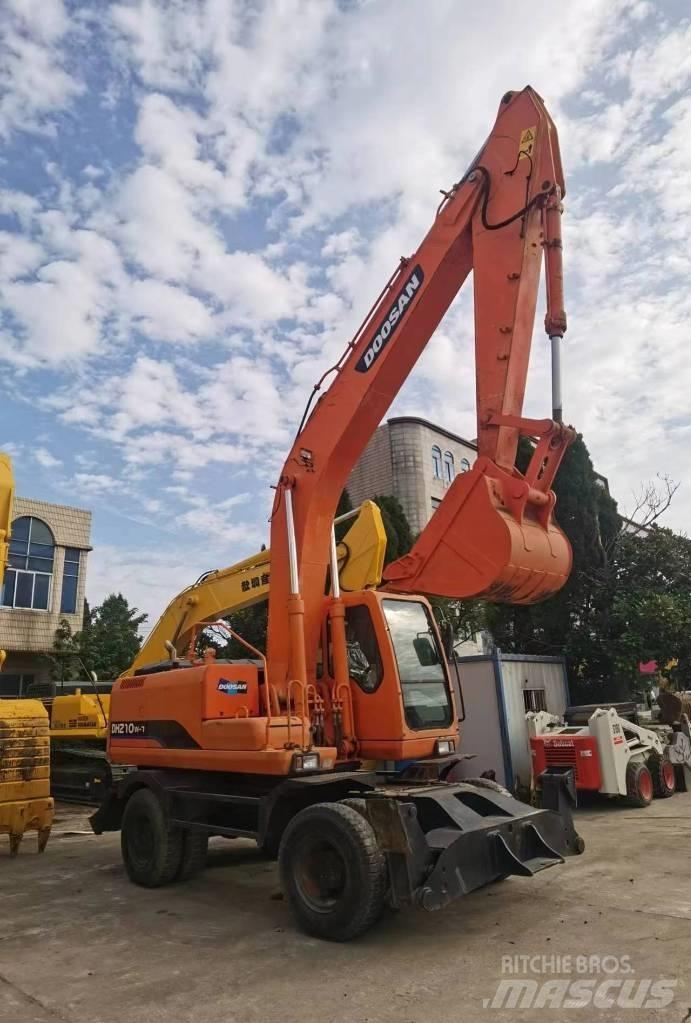 Doosan DH 210 W-7 Gravemaskiner på hjul