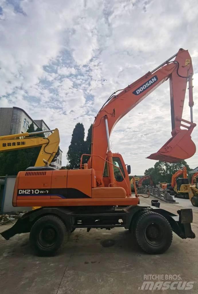 Doosan DH 210 W-7 Gravemaskiner på hjul