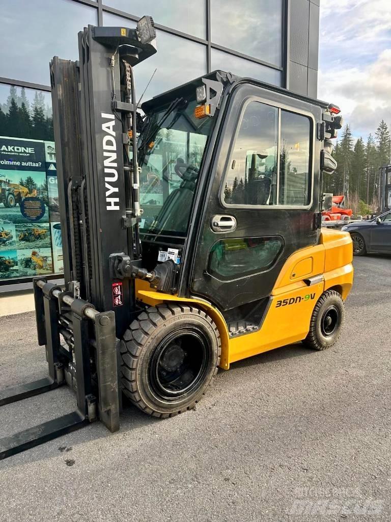 Hyundai 35DN-9V Diesel gaffeltrucks
