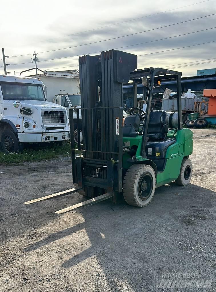 Mitsubishi FG30N Gaffeltrucks - andre