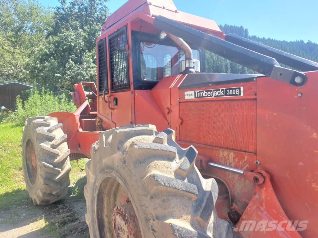 Timberjack 380B Udslæbningstraktorer