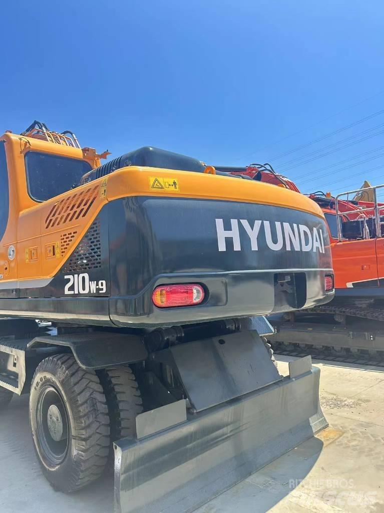 Hyundai R210W-9 Gravemaskiner på hjul