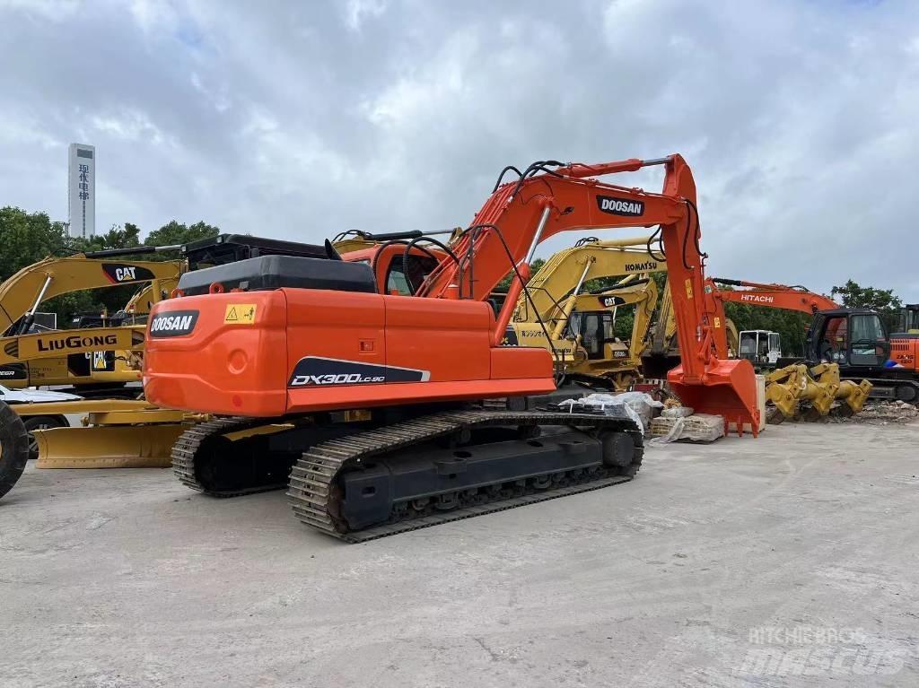 Doosan DX 300 Gravemaskiner på larvebånd