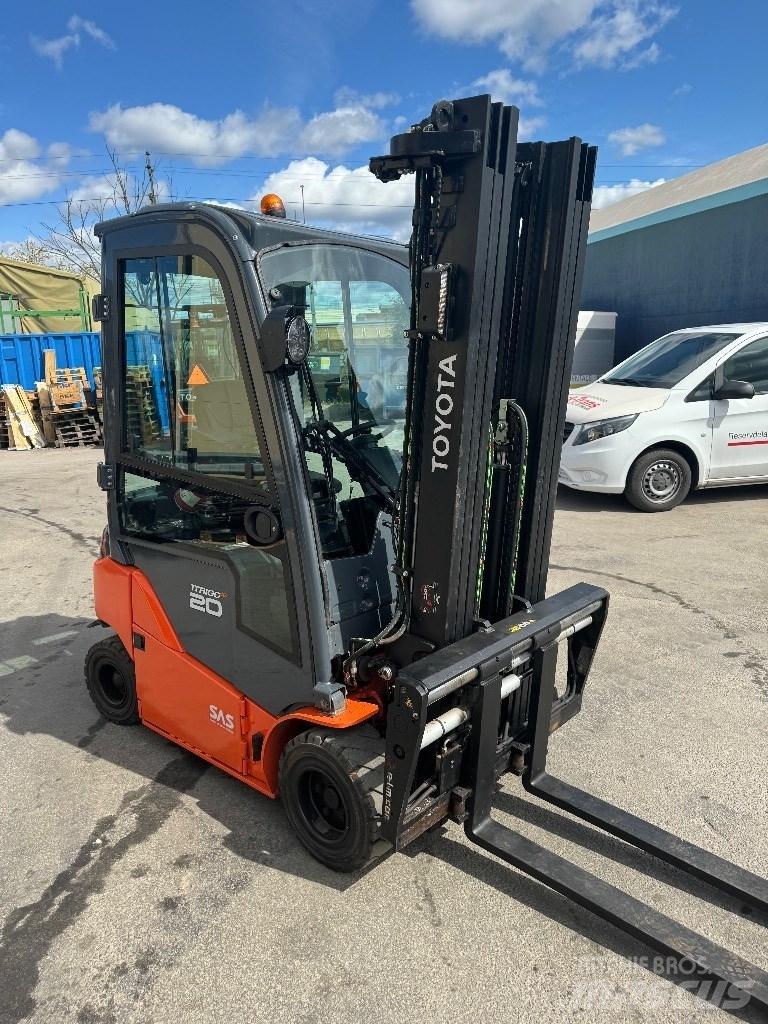 Toyota 8FBMK20T El gaffeltrucks