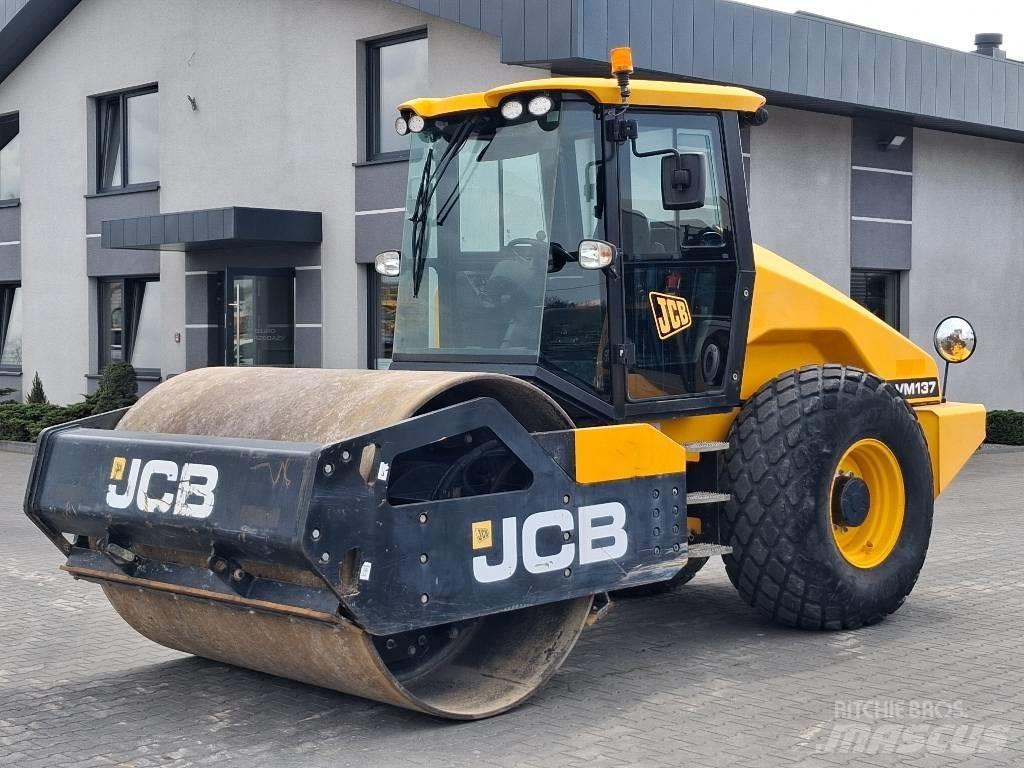 JCB VM 137 Enkelt tromle