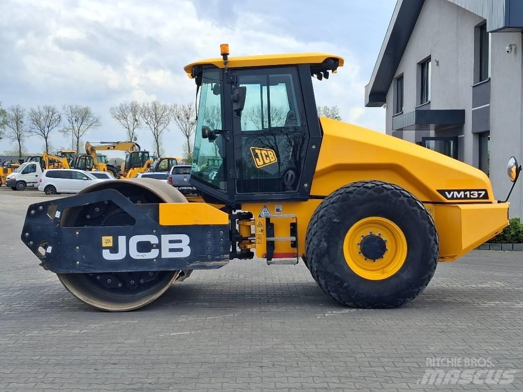 JCB VM 137 Enkelt tromle
