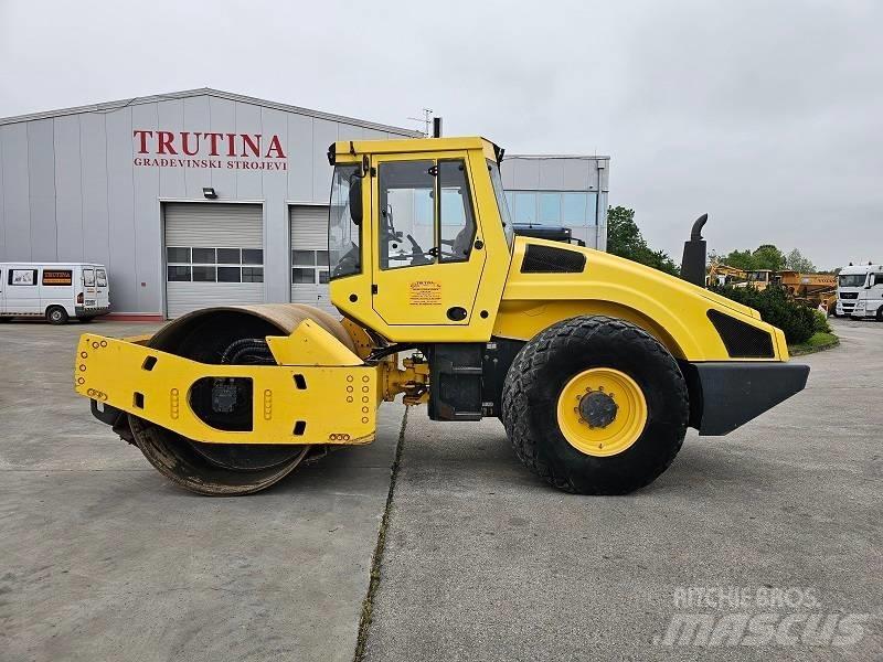 Bomag BW 213 D H-4 Enkelt tromle