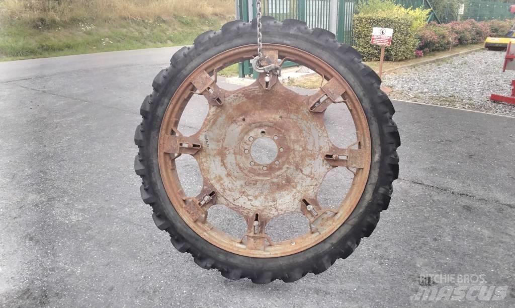 Kleber 8.3R44 Hjul, Dæk og Fælge