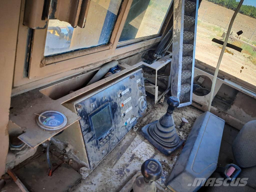 Komatsu D 375-1 Bulldozer på larvebånd
