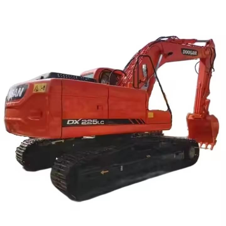 Doosan DX 225 LC Gravemaskiner på larvebånd
