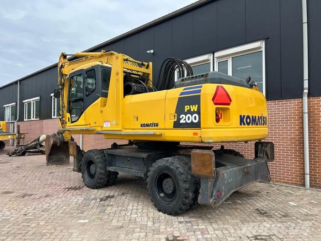 Komatsu PW200 Gravemaskiner på hjul